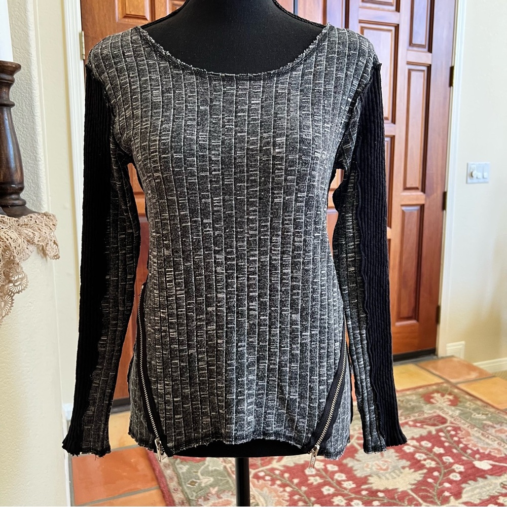 Vintage Jude  Gray Zippers On The Front Sweater  Size Small